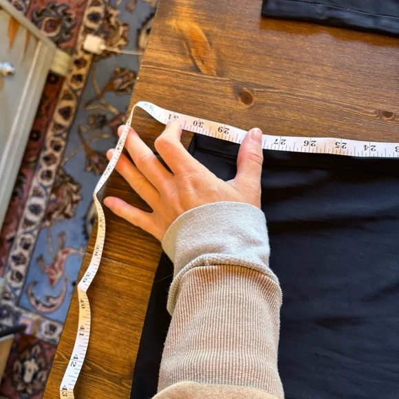 New with Tags Abercrombie & Fitch Sloan Tailored
Pant Satin in Black Size 8 - Picture 6 of 11